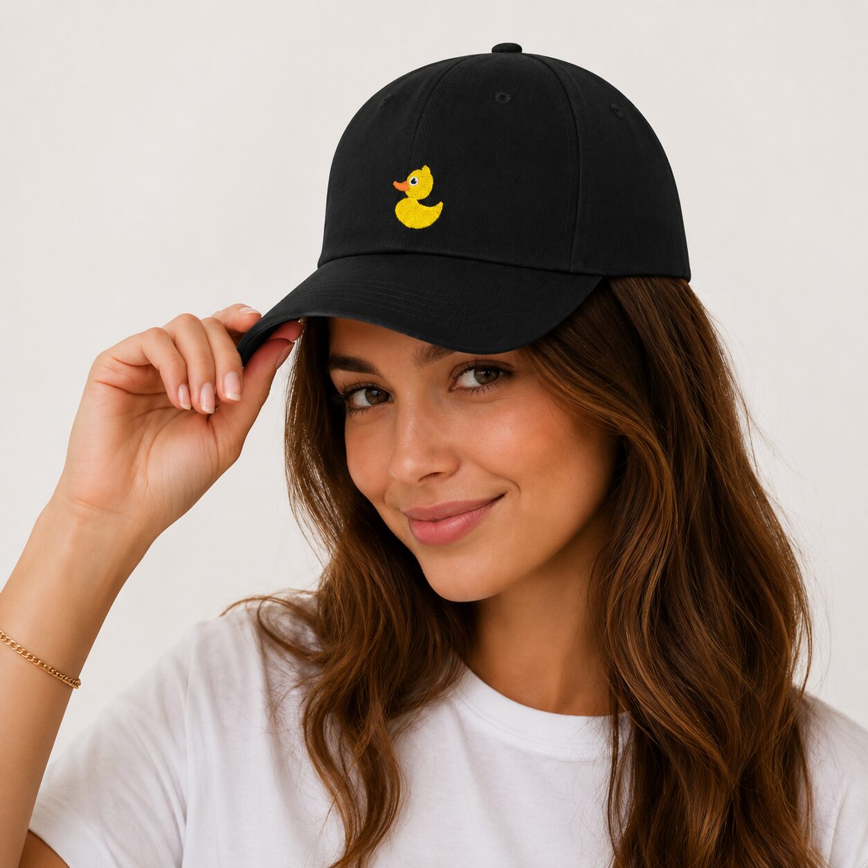 Pet met badeendje - Baseball cap met verstelbare metalen gesp – Unisex festival cap - Zwart - Afbeelding 3